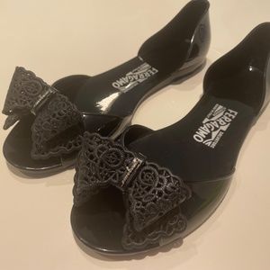 Feragamo Barbados Jelly Flats Black